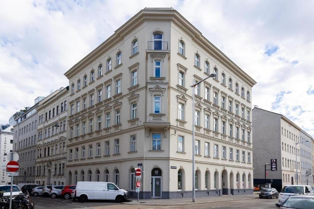 Apartment & Modern With Balcony Wien